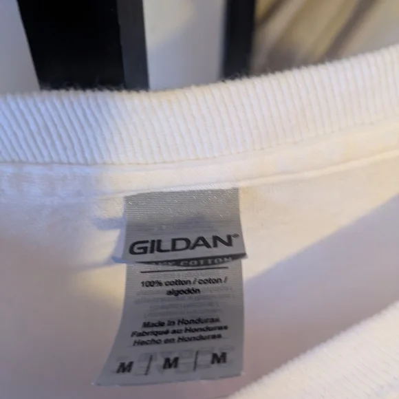 Gildan White Cotton Shirt - Picture 2 of 2